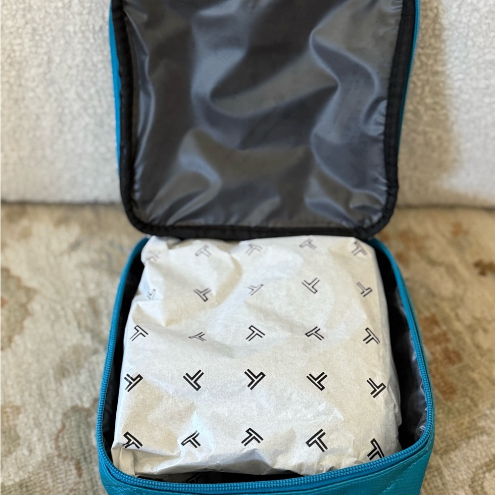 Adorable Accessory / Swimsuit Pouch - Picture 4 of 6